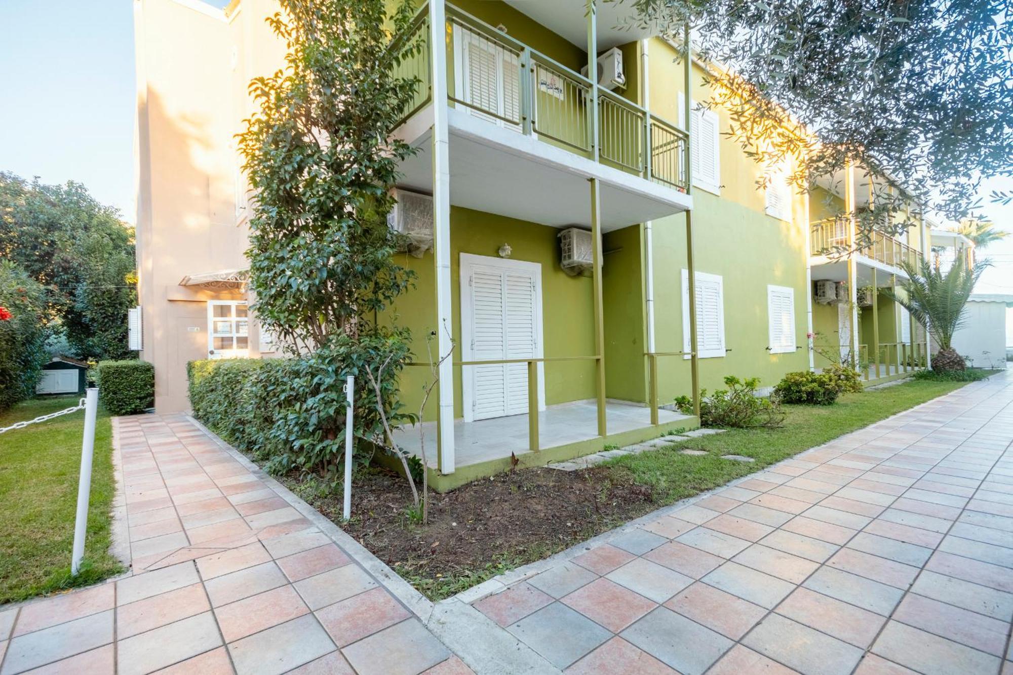 Mgi Apartments Ипсос Екстериор снимка